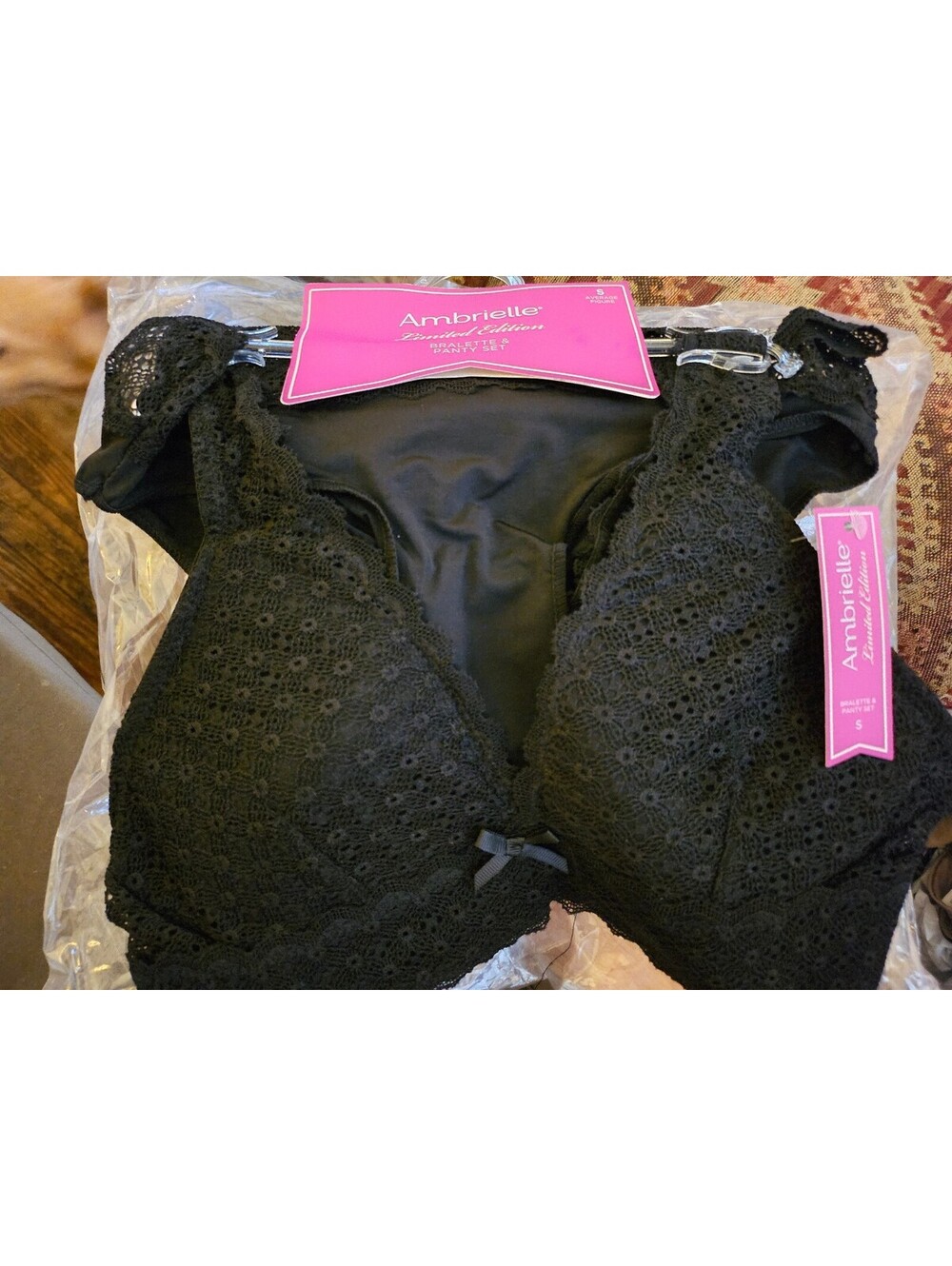 NEW -Ambrielle Black Lace Bralette & Panty Set Size Small New NWT